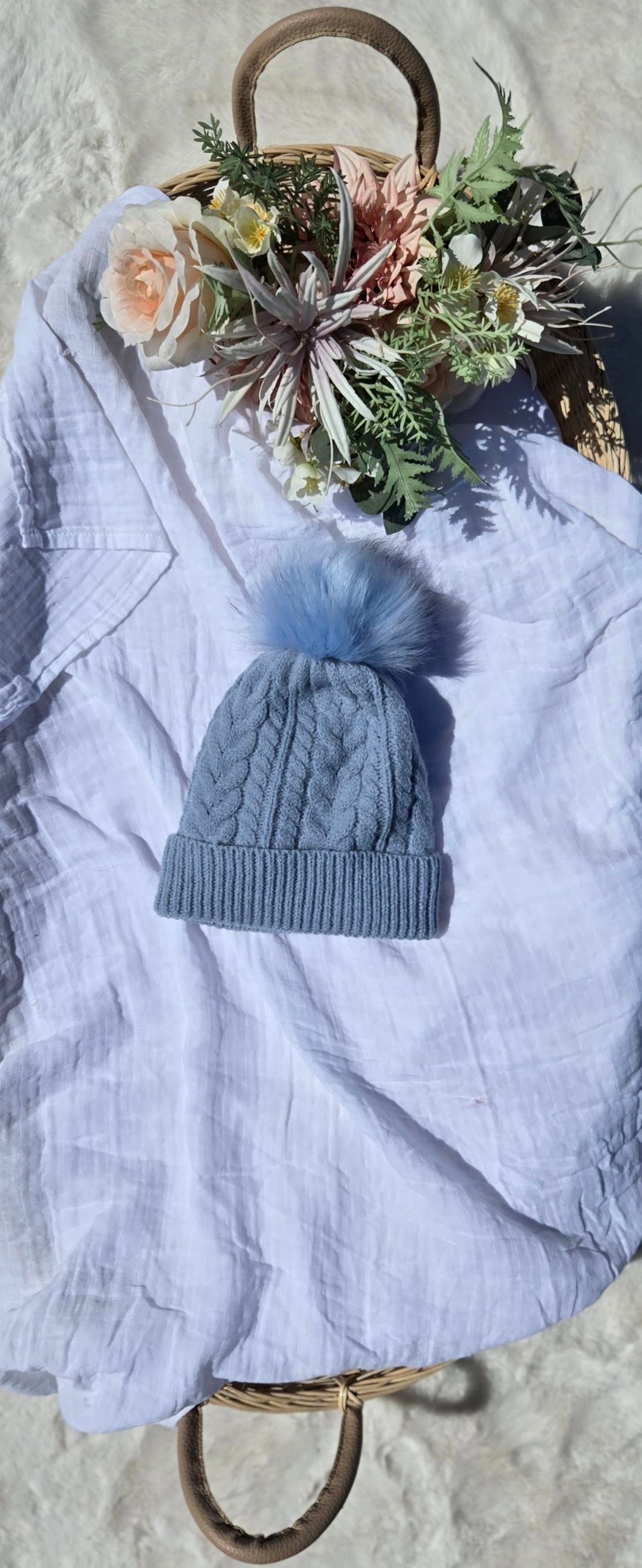  Knit Single Pom Pom Beanie